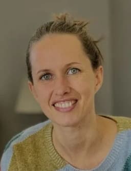Céline, naturopathe à l'Herboristerie de Dinan